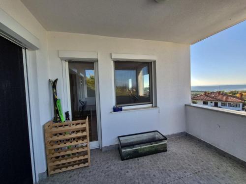 Bright Appartment with Large Terrace near Portorož (Bright Appartment with Large Terrace near Portoroz) in Krkavče