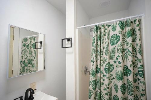 Alexander's Lodge - image 12