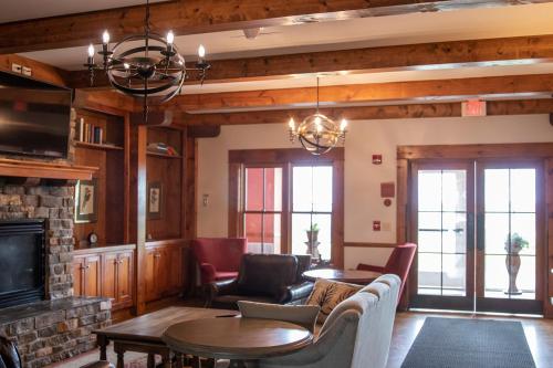 HH207 Ski-inSki-out Condo Hot Tub Sleeps 4 in Snowshoe (WV)