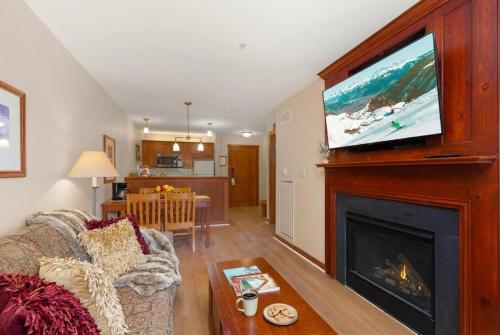 Allegheny339 Hot/Tub/Pool,Ski In/Out,Village in Snowshoe, USA