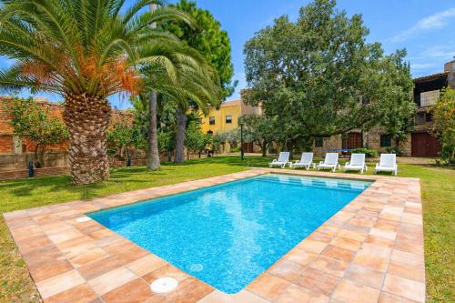 Catalunya Casas Timeless Elegance near Barcelona, 14 min to beach in Santa Oliva