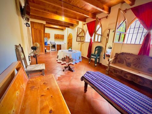 Hostal Dulces Sueños (Hostal Dulces Suenos) in Panajachel