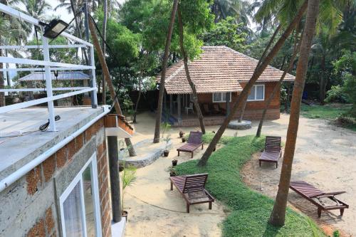 Apkārtne, STRIPGREENS BeACH & BACKWATER RESORT VALIYAPARAMBA in Valiyaparamba
