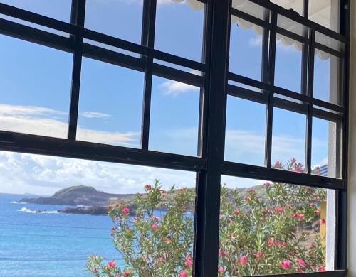 Taylor's Apartments Bequia - One bedroom apartments perfect for singles, couples & small families in Friendship