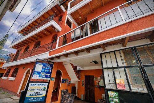 Hostal Dulces Sueños (Hostal Dulces Suenos) in Panajachel