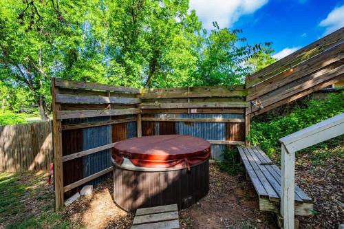 Ava and Weston Combo House in Fredericksburg, USA