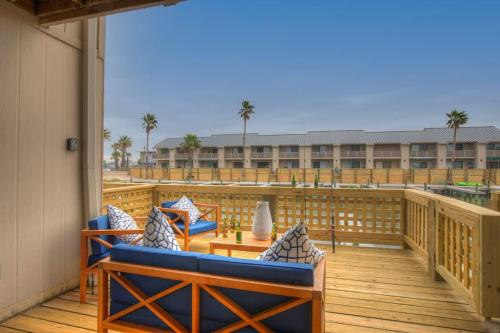 Fisherman Friend! - Coastal Condo - Views Await! in Rockport, USA