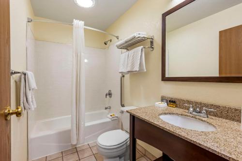 3 bedrooms, 6 beds