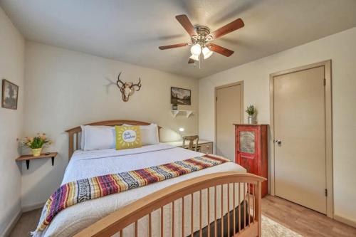 Kerrville Hidden Gem with Firepit and Grill - Great Location in Kerrville, USA