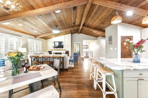 設施, Luxury on Lake LBJ with Hot Tub Firepit & Boat Slip in 馬蹄灣(TX)