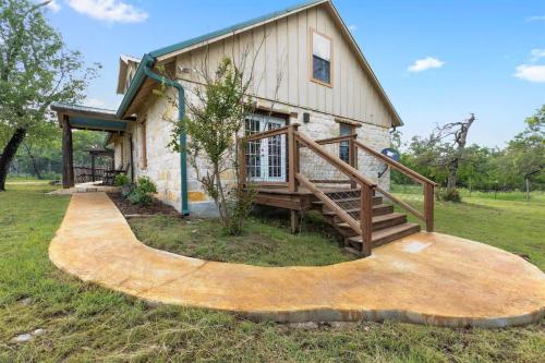 Luxury Home with Fire Pit & Hill Country Views in Luckenbach, USA