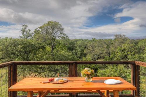 Luxury Home with Fire Pit & Hill Country Views in Luckenbach, USA