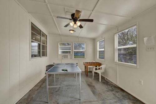 Grape Getaway Haus in Fredericksburg, USA