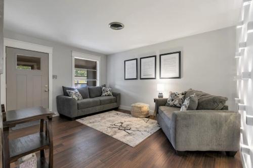 Gorgeous Home with Grill 5Min from MainSt! in Fredericksburg, USA