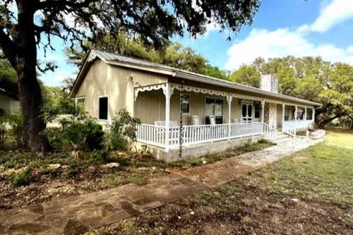 StunningHome on The Blanco River in Blanco, USA