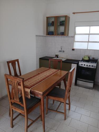 Depto centrica con terraza, 5 huespedes in Tornquist