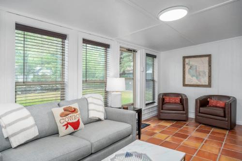 Pecan Retreat-Half Mile to Main in Fredericksburg, USA