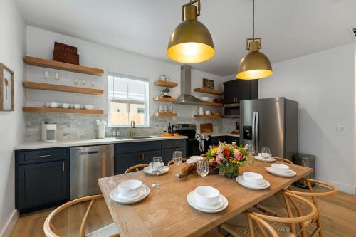 Southern Vine Sip and Stay Combo in Fredericksburg, USA