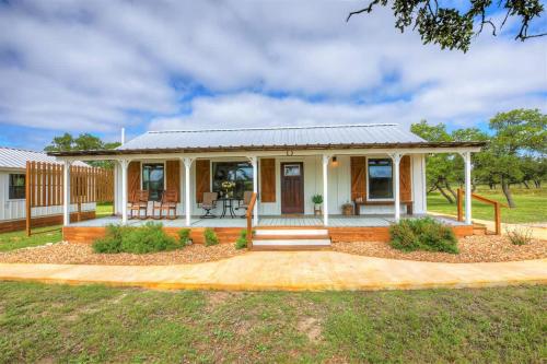 3 Acres of Luxury and Views in Fred Wine Country! in Fredericksburg, USA