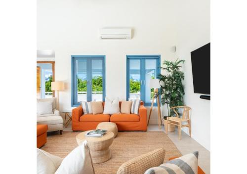 Удобства, Wakesurf Villa Waterfront Retreat with Dock Kayaks and Pool in Норт-Кайкос