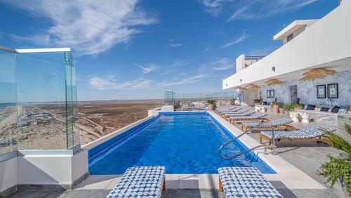 Stay in Luxury/Splash in New Lazy River this Winter Encanatame Towers 902