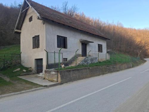Vila KLjuč (Vila KLjuc) in 弗拉迪欽漢