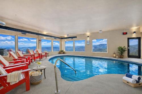 Tennessee Whiskey Indoor Pool Amazing Views Theater Room Hot Tub 5 Star Luxury! - image 7
