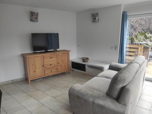 Maison en pierres Ardèche verte Nature rando et vélo gîte à louer Bouteyron