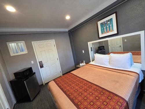 Astro Motel 5