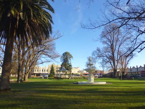 สภาพแวดล้อมโดยรอบ, โรงแรมอัลไพน์เฮริเทจ (Alpine Heritage Motel) in กัวเบิร์น