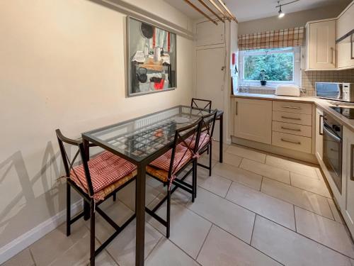 кухня, Garden View Cottage - Uk50886 in Ladybank