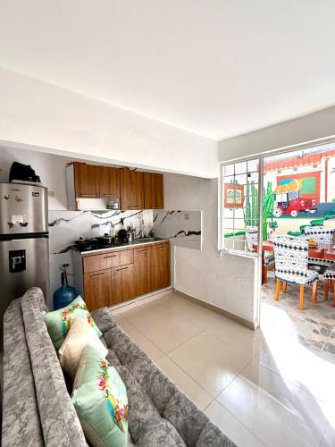 Casa 7 personas excelente ubicación parqueadero