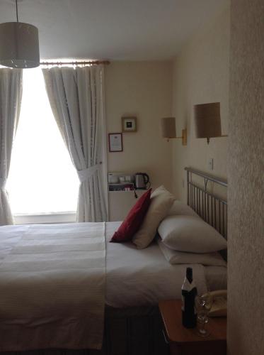 The George Hotel - image 5