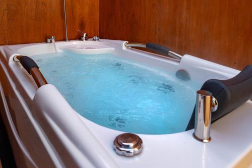 熱水浴缸