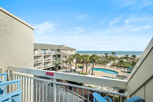 Exterior view, Breakers 324 Oceanfront Condo Hilton Head Coligny Beach, Direct Beach Access in Hilton Head Island (SC)
