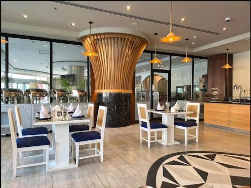 レストラン, Rona Al Khobar Hotel in アルコバール