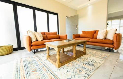 Peaceful 2BR Stay - Masowe II, Maseru in Leidibrandas