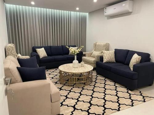 Luxury apartment شقة مميزة ومكان هادئ – khách sạn tại Al Taniem