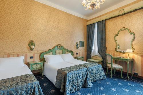 Hotel Montecarlo - image 10