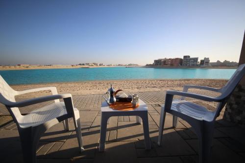 쿠웨이트 Faris Villas للعائلات فقط-الصفحة الرسمية لمنتجع فلل فارس (Faris Villas للعائلات فقط-الصفحة الرسمية لمنتجع فلل فارس) 5성급 게스트하우스 레스토랑