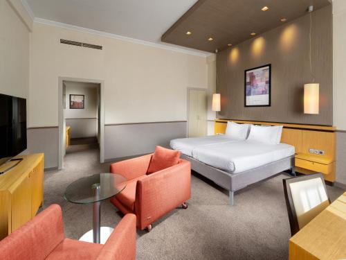 room detail thumbnail 1