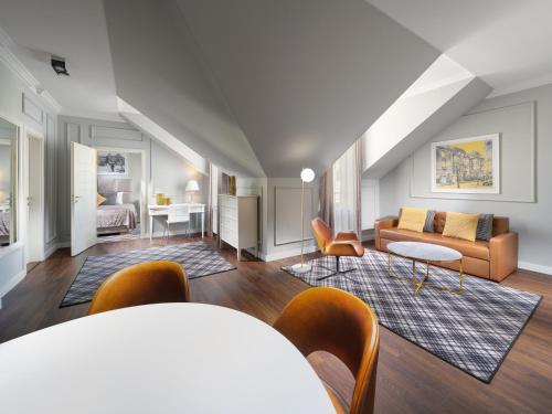 room detail thumbnail 0