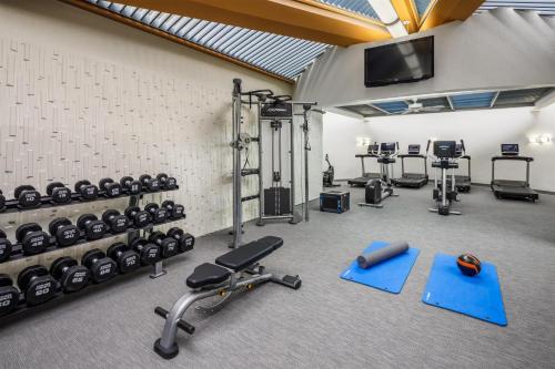 DoubleTree by Hilton Rochester - image 40