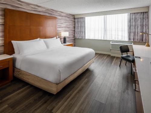 DoubleTree by Hilton Rochester - image 41