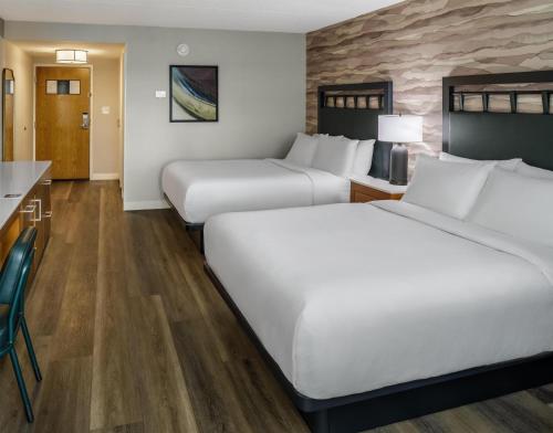 DoubleTree by Hilton Rochester - image 35