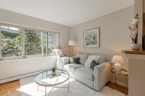 Serene Urban Retreat with Modern Luxury – khách sạn tại Đồi Đầu Tiên