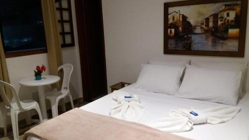 Double Room image 3