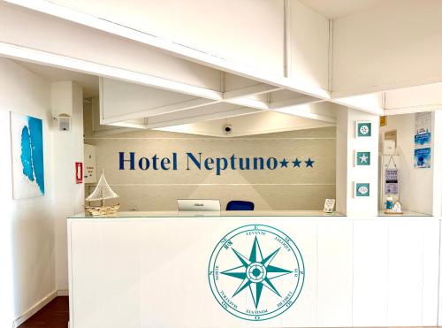 Hotel Neptuno - Tap to explore photos
