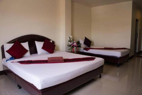 Pearl Place Hotel Ideally located in the Hat Yai North area, Pearl Place Hotel promises a relaxing and wonderful visit. The property offers a wide range of amenities and perks to ensure you have a great time. Service-m