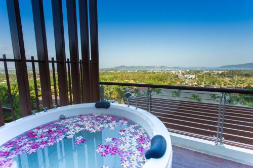 Balcony/terrace, Chalong Chalet Resort in Chalong